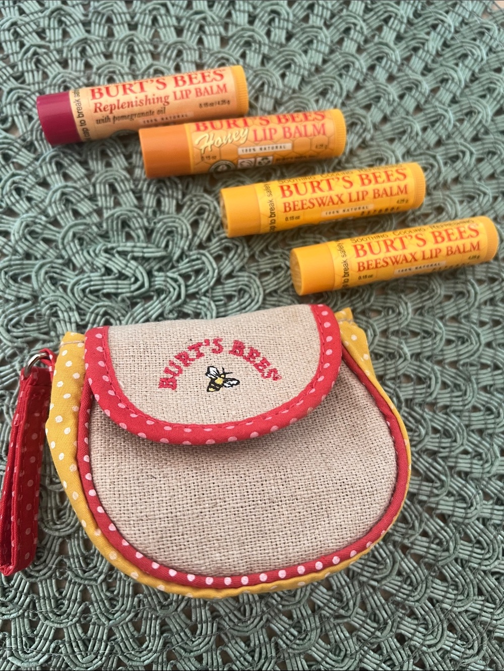 New never opened, Burt's Bees replenishing lip 👄 balms (4) in pouch.